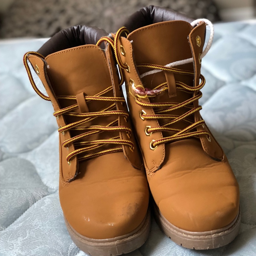 fake timberlands (women’s)